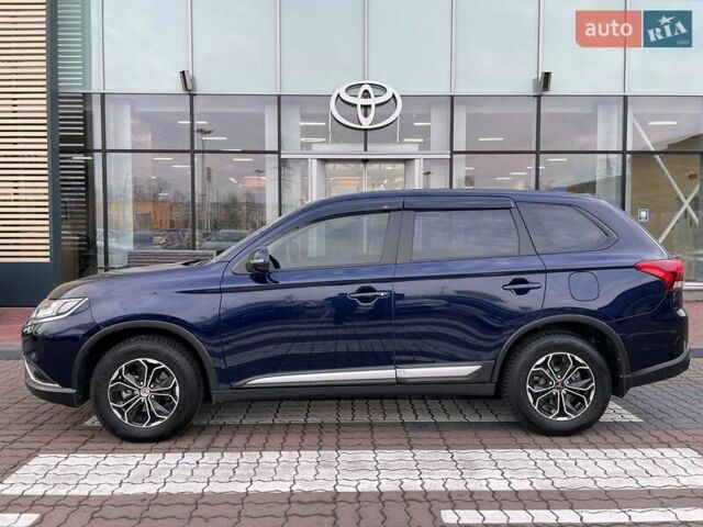 Синий Мицубиси Аутлендер, объемом двигателя 2 л и пробегом 23 тыс. км за 20439 $, фото 2 на Automoto.ua