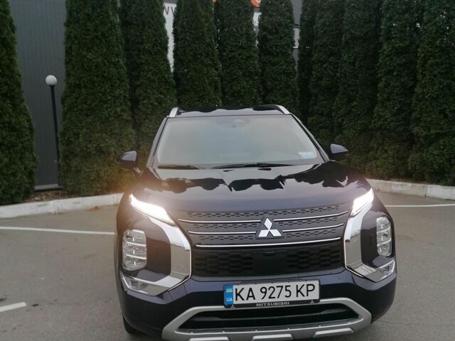 Синий Мицубиси Аутлендер, объемом двигателя 2.5 л и пробегом 17 тыс. км за 33500 $, фото 3 на Automoto.ua