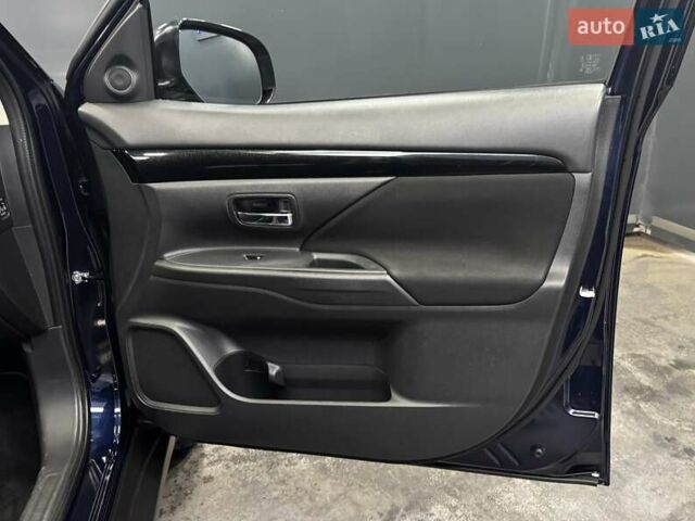 Синий Мицубиси Аутлендер, объемом двигателя 2 л и пробегом 62 тыс. км за 20500 $, фото 30 на Automoto.ua