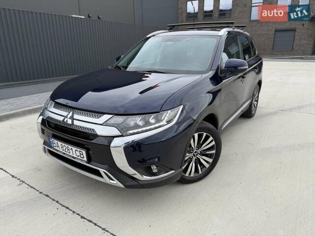 Міцубісі Аутлендер 2021 у Кропивницькому (Кіровограді) на Automoto.ua Синій Міцубісі Аутлендер, об'ємом двигуна 2.4 л та пробігом 85 тис. км за 19950 $, фото 15 на Automoto.ua