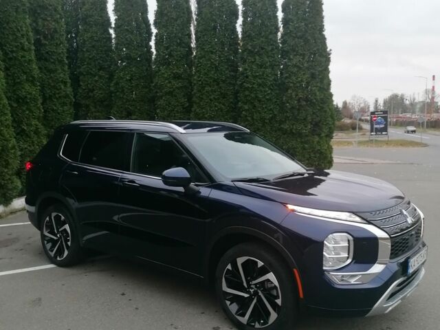 Синий Мицубиси Аутлендер, объемом двигателя 2.5 л и пробегом 17 тыс. км за 33500 $, фото 2 на Automoto.ua