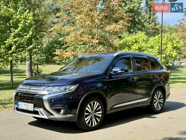 Міцубісі Аутлендер 2021 у Києві на Automoto.ua Синій Міцубісі Аутлендер, об'ємом двигуна 2.36 л та пробігом 70 тис. км за 24000 $, фото 23 на Automoto.ua