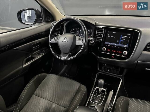 Синий Мицубиси Аутлендер, объемом двигателя 2 л и пробегом 62 тыс. км за 20500 $, фото 33 на Automoto.ua