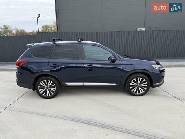Міцубісі Аутлендер 2021 у Кропивницькому (Кіровограді) на Automoto.ua Синій Міцубісі Аутлендер, об'ємом двигуна 2.4 л та пробігом 85 тис. км за 19950 $, фото 10 на Automoto.ua