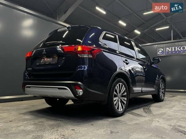 Синий Мицубиси Аутлендер, объемом двигателя 2 л и пробегом 62 тыс. км за 20500 $, фото 18 на Automoto.ua