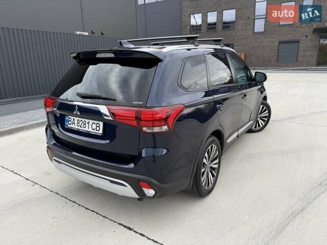 Міцубісі Аутлендер 2021 у Кропивницькому (Кіровограді) на Automoto.ua Синій Міцубісі Аутлендер, об'ємом двигуна 2.4 л та пробігом 85 тис. км за 19950 $, фото 57 на Automoto.ua
