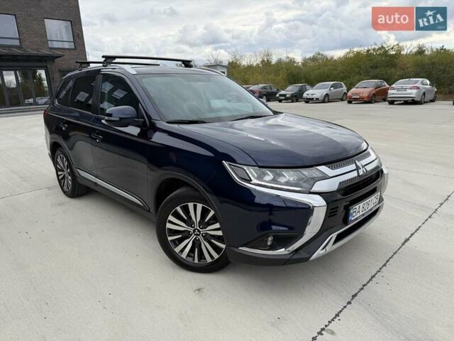 Міцубісі Аутлендер 2021 у Кропивницькому (Кіровограді) на Automoto.ua Синій Міцубісі Аутлендер, об'ємом двигуна 2.4 л та пробігом 85 тис. км за 19950 $, фото 14 на Automoto.ua