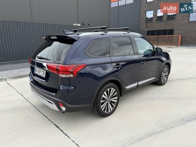Міцубісі Аутлендер 2021 у Кропивницькому (Кіровограді) на Automoto.ua Синій Міцубісі Аутлендер, об'ємом двигуна 2.4 л та пробігом 85 тис. км за 19950 $, фото 9 на Automoto.ua