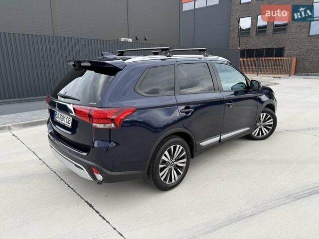 Міцубісі Аутлендер 2021 у Кропивницькому (Кіровограді) на Automoto.ua Синій Міцубісі Аутлендер, об'ємом двигуна 2.4 л та пробігом 85 тис. км за 19950 $, фото 16 на Automoto.ua