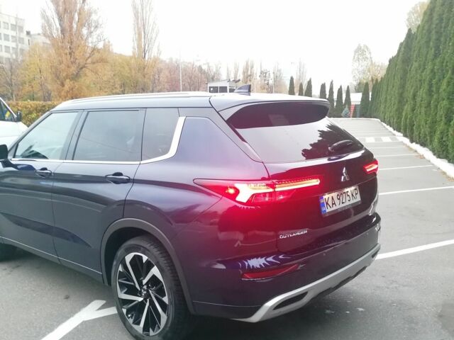 Синий Мицубиси Аутлендер, объемом двигателя 2.5 л и пробегом 17 тыс. км за 33500 $, фото 1 на Automoto.ua