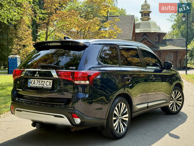 Міцубісі Аутлендер 2021 у Києві на Automoto.ua Синій Міцубісі Аутлендер, об'ємом двигуна 2.36 л та пробігом 70 тис. км за 24000 $, фото 11 на Automoto.ua