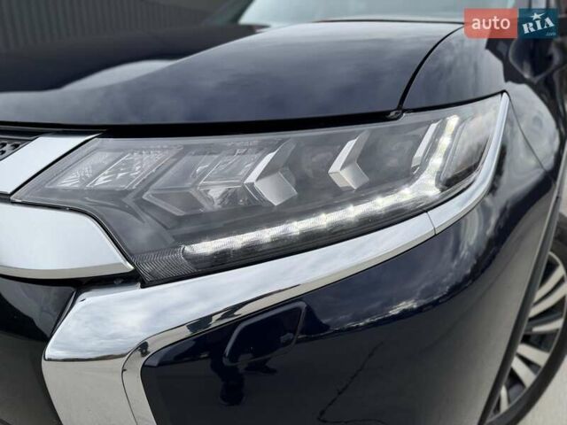 Міцубісі Аутлендер 2021 у Кропивницькому (Кіровограді) на Automoto.ua Синій Міцубісі Аутлендер, об'ємом двигуна 2.4 л та пробігом 85 тис. км за 19950 $, фото 60 на Automoto.ua