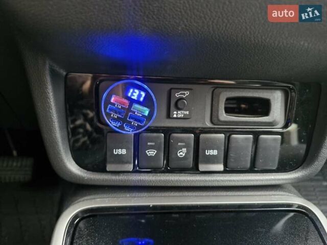 Синий Мицубиси Аутлендер, объемом двигателя 2 л и пробегом 73 тыс. км за 28500 $, фото 14 на Automoto.ua