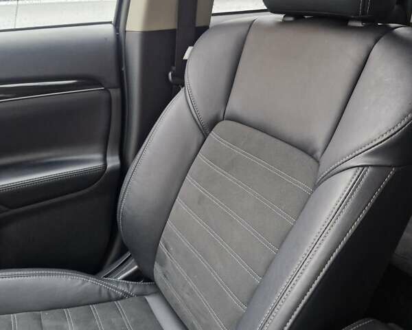 Синий Мицубиси Аутлендер, объемом двигателя 2 л и пробегом 73 тыс. км за 28500 $, фото 10 на Automoto.ua