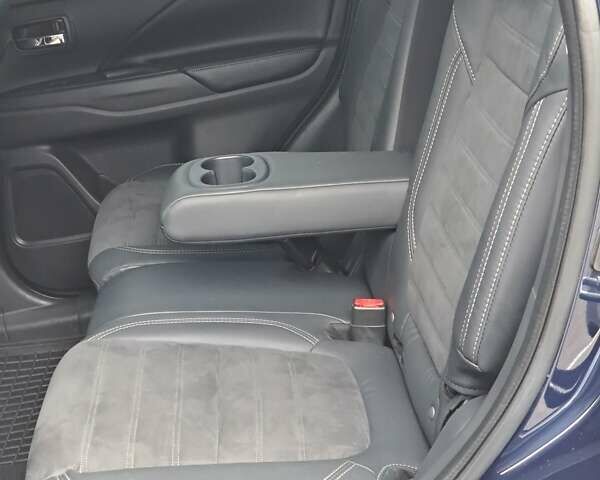 Синій Міцубісі Аутлендер, об'ємом двигуна 2.36 л та пробігом 76 тис. км за 24700 $, фото 19 на Automoto.ua