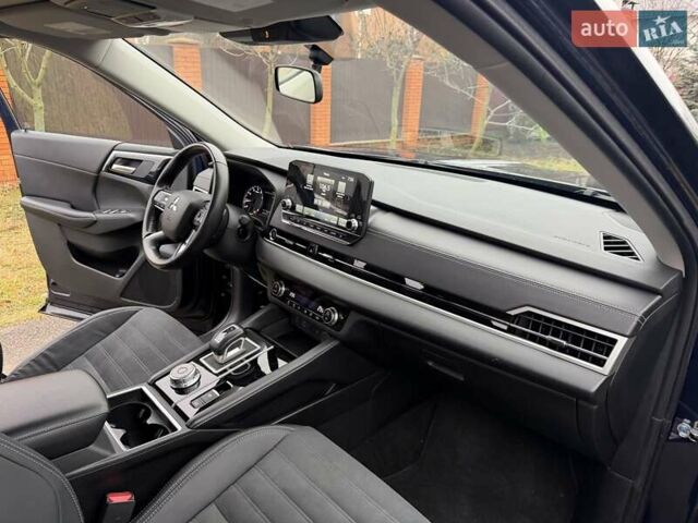 Синий Мицубиси Аутлендер, объемом двигателя 2.5 л и пробегом 80 тыс. км за 24800 $, фото 24 на Automoto.ua