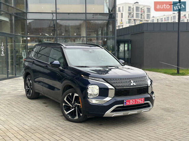 Синий Мицубиси Аутлендер, объемом двигателя 2.5 л и пробегом 15 тыс. км за 35000 $, фото 2 на Automoto.ua