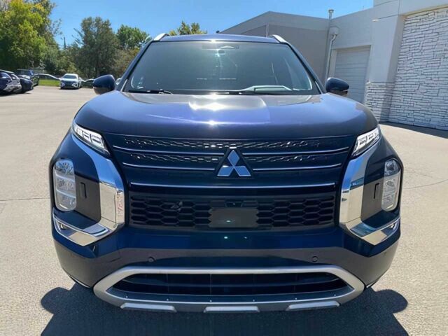 Синий Мицубиси Аутлендер, объемом двигателя 2.4 л и пробегом 12 тыс. км за 15900 $, фото 1 на Automoto.ua