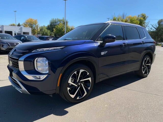 Синий Мицубиси Аутлендер, объемом двигателя 2.4 л и пробегом 12 тыс. км за 15900 $, фото 2 на Automoto.ua