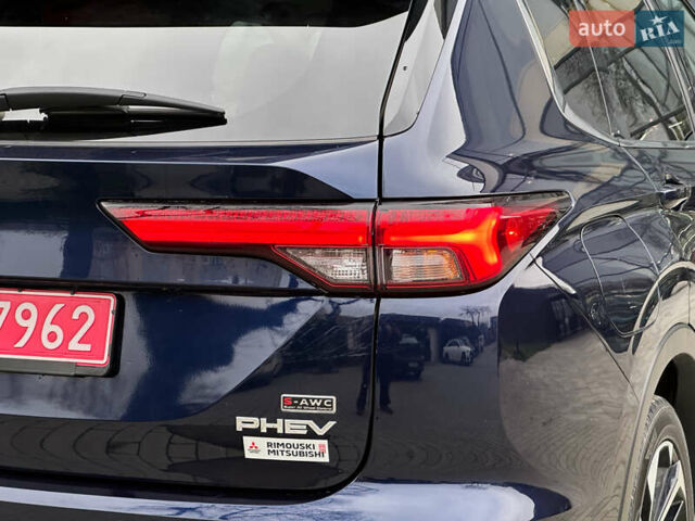 Синий Мицубиси Аутлендер, объемом двигателя 2.5 л и пробегом 15 тыс. км за 35000 $, фото 55 на Automoto.ua