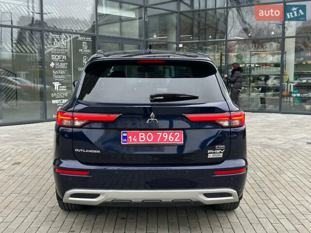 Синий Мицубиси Аутлендер, объемом двигателя 2.5 л и пробегом 15 тыс. км за 35000 $, фото 5 на Automoto.ua