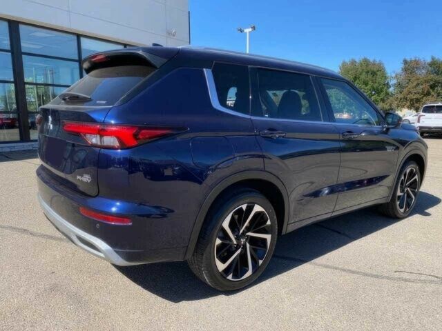 Синий Мицубиси Аутлендер, объемом двигателя 0 л и пробегом 13 тыс. км за 14500 $, фото 5 на Automoto.ua