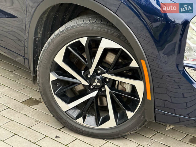 Синий Мицубиси Аутлендер, объемом двигателя 2.5 л и пробегом 15 тыс. км за 35000 $, фото 3 на Automoto.ua