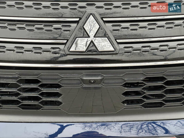 Синий Мицубиси Аутлендер, объемом двигателя 2.5 л и пробегом 15 тыс. км за 35000 $, фото 39 на Automoto.ua