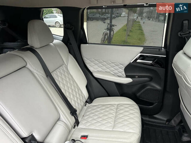 Синий Мицубиси Аутлендер, объемом двигателя 2.5 л и пробегом 15 тыс. км за 35000 $, фото 28 на Automoto.ua