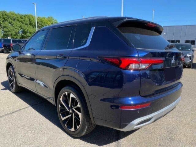 Синий Мицубиси Аутлендер, объемом двигателя 0 л и пробегом 13 тыс. км за 14500 $, фото 7 на Automoto.ua