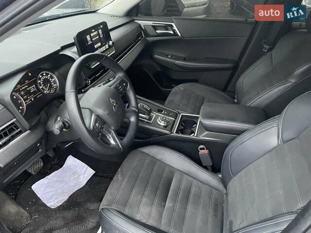 Синий Мицубиси Аутлендер, объемом двигателя 2.5 л и пробегом 84 тыс. км за 25500 $, фото 7 на Automoto.ua