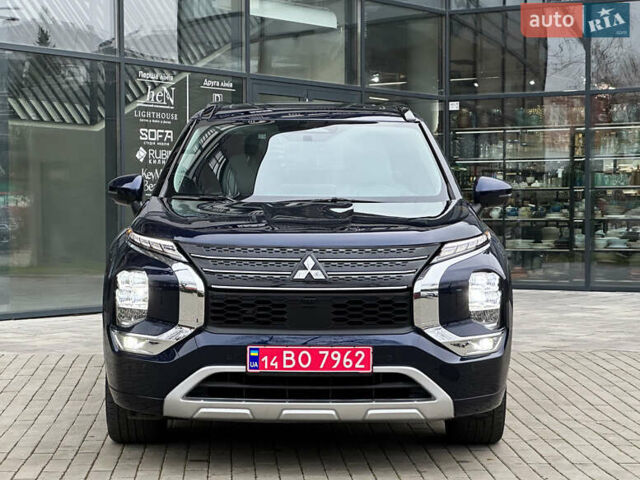 Синий Мицубиси Аутлендер, объемом двигателя 2.5 л и пробегом 15 тыс. км за 35000 $, фото 1 на Automoto.ua