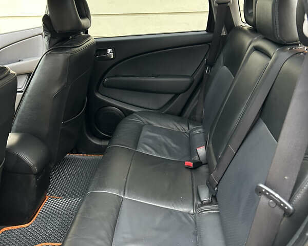 Зеленый Мицубиси Аутлендер, объемом двигателя 2.38 л и пробегом 250 тыс. км за 7200 $, фото 31 на Automoto.ua