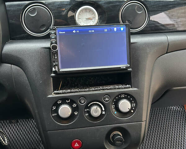 Зеленый Мицубиси Аутлендер, объемом двигателя 2.38 л и пробегом 250 тыс. км за 7200 $, фото 29 на Automoto.ua