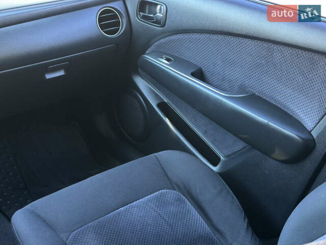 Міцубісі Аутлендер 2006 у Києві на Automoto.ua Зелений Міцубісі Аутлендер, об'ємом двигуна 2.4 л та пробігом 275 тис. км за 7350 $, фото 31 на Automoto.ua