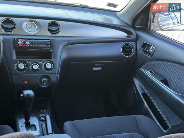 Міцубісі Аутлендер 2006 у Києві на Automoto.ua Зелений Міцубісі Аутлендер, об'ємом двигуна 2.4 л та пробігом 275 тис. км за 7350 $, фото 27 на Automoto.ua