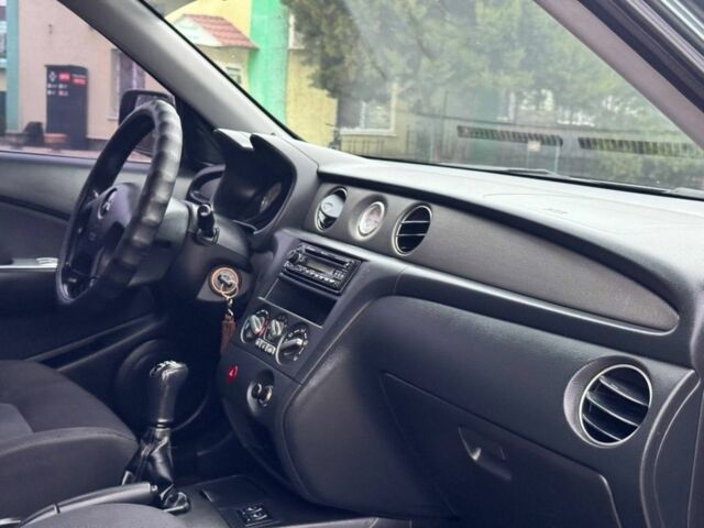 Зелений Міцубісі Аутлендер, об'ємом двигуна 2 л та пробігом 194 тис. км за 6350 $, фото 16 на Automoto.ua