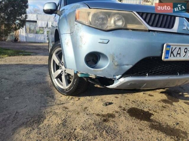 Зеленый Мицубиси Аутлендер, объемом двигателя 3 л и пробегом 235 тыс. км за 7000 $, фото 2 на Automoto.ua