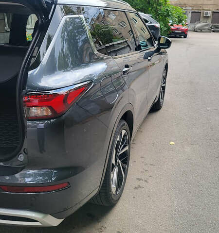 Зелений Міцубісі Аутлендер, об'ємом двигуна 2.5 л та пробігом 10 тис. км за 39000 $, фото 2 на Automoto.ua