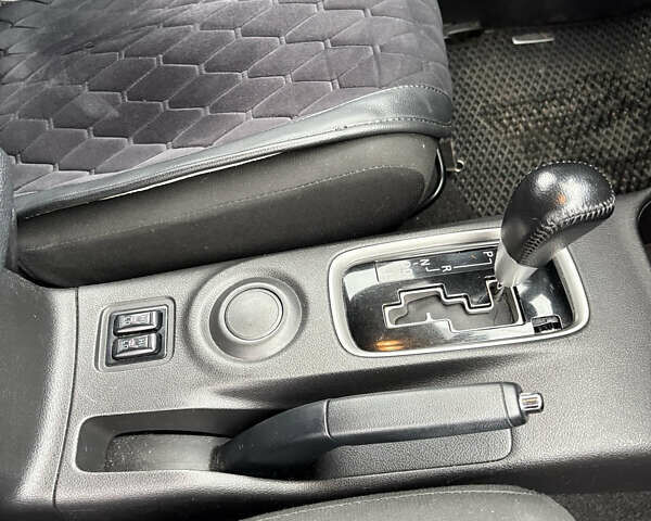 Оранжевый Мицубиси Аутлендер, объемом двигателя 2.36 л и пробегом 201 тыс. км за 10900 $, фото 15 на Automoto.ua