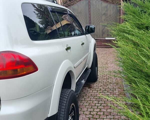 Міцубісі Паджеро Спорт 2011 у Одесі на Automoto.ua Білий Міцубісі Паджеро Спорт, об'ємом двигуна 2.48 л та пробігом 187 тис. км за 13500 $, фото 9 на Automoto.ua