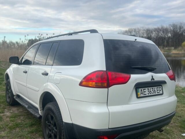 Белый Мицубиси Паджеро Спорт, объемом двигателя 2.5 л и пробегом 300 тыс. км за 11573 $, фото 6 на Automoto.ua