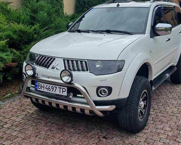 Міцубісі Паджеро Спорт 2011 у Одесі на Automoto.ua Білий Міцубісі Паджеро Спорт, об'ємом двигуна 2.48 л та пробігом 187 тис. км за 13500 $, фото 8 на Automoto.ua
