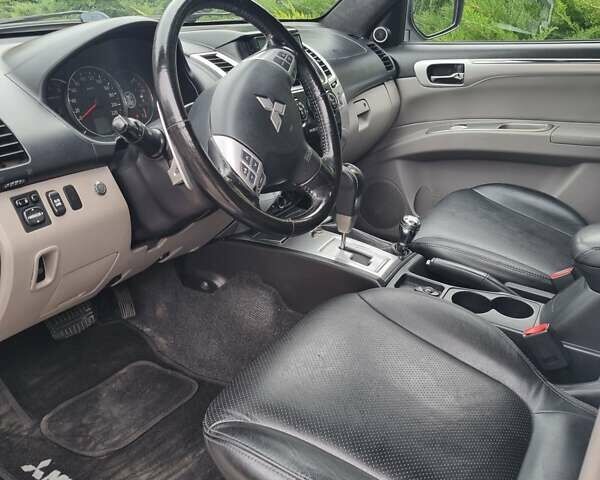 Міцубісі Паджеро Спорт 2011 у Одесі на Automoto.ua Білий Міцубісі Паджеро Спорт, об'ємом двигуна 2.48 л та пробігом 187 тис. км за 13500 $, фото 16 на Automoto.ua