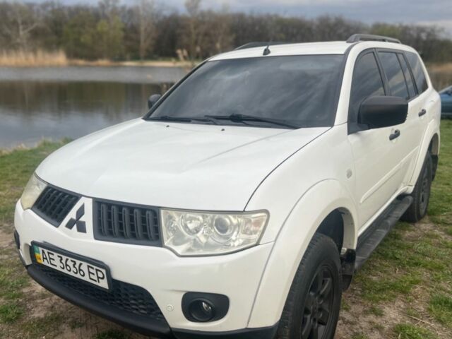 Белый Мицубиси Паджеро Спорт, объемом двигателя 2.5 л и пробегом 300 тыс. км за 11573 $, фото 3 на Automoto.ua
