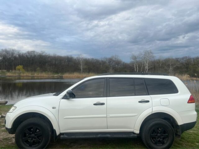 Белый Мицубиси Паджеро Спорт, объемом двигателя 2.5 л и пробегом 300 тыс. км за 11573 $, фото 5 на Automoto.ua