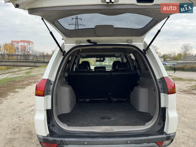 Мицубиси Паджеро Спорт 2011 в Харькове на Automoto.ua Белый Мицубиси Паджеро Спорт, объемом двигателя 2.48 л и пробегом 174 тыс. км за 15250 $, фото 15 на Automoto.ua