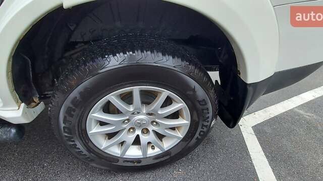 Білий Міцубісі Паджеро Спорт, об'ємом двигуна 2.48 л та пробігом 200 тис. км за 11500 $, фото 24 на Automoto.ua