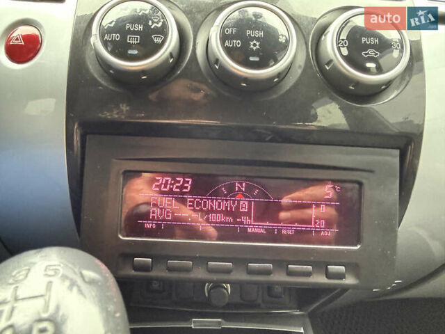 Білий Міцубісі Паджеро Спорт, об'ємом двигуна 2.48 л та пробігом 230 тис. км за 13500 $, фото 43 на Automoto.ua