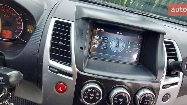 Білий Міцубісі Паджеро Спорт, об'ємом двигуна 2.48 л та пробігом 200 тис. км за 11500 $, фото 31 на Automoto.ua